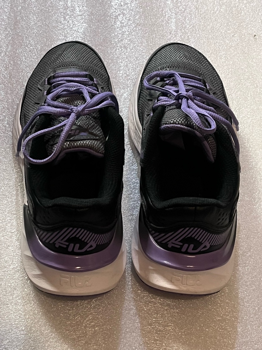Fila Women's Gray Sneakers with Purple Laces Size 8 - Picture 2 of 3